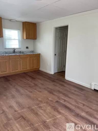 Main picture of 16 Hodges Ave