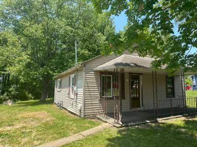 Main picture of 2242 Honey Suckle Ln