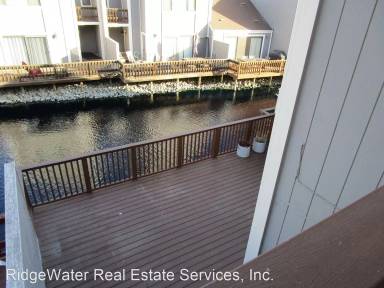 Main picture of 2027 Sand Point Rd