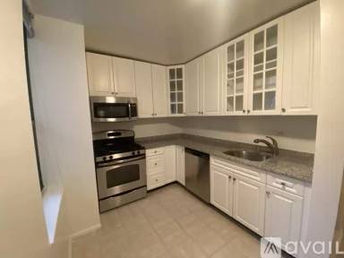 Main picture of 247 W 87th St