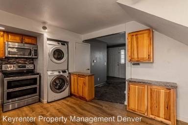 Main picture of 956 S Pitkin Ct