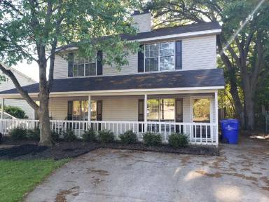 Main picture of 32 Huntsfield Dr