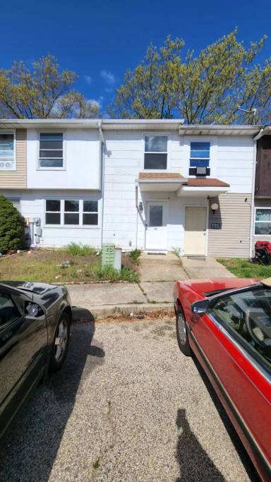 Main picture of 117 Lexington Blvd