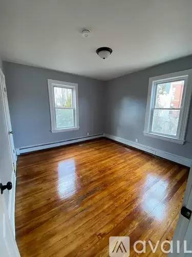 Main picture of 52 Bellevue Ave