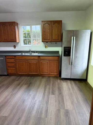 Main picture of 1381 Central Ave