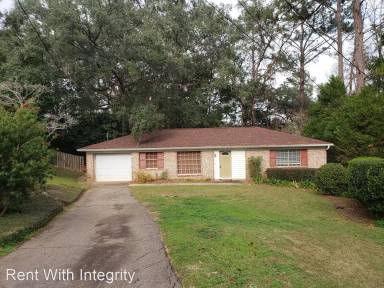 Main picture of 2413 Tree Top Ct