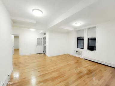 Main picture of 214 E 51st St