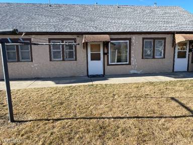 Main picture of 212 E 1st St