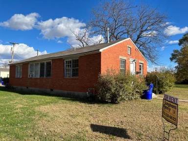 Main picture of 1815 N Madison St