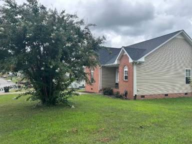 Main picture of 1030 Woodland Dr