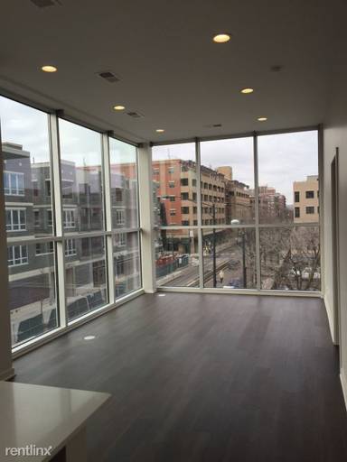 Main picture of 1226 W Madison St