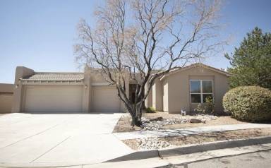Main picture of 2627 Vista Manzano Loop NE