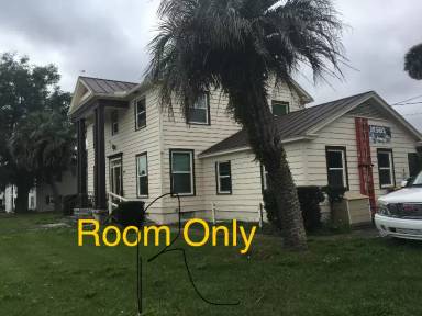 Main picture of 300 S Spring Garden Ave