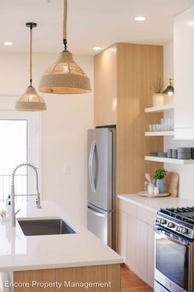 Main picture of 120 NE 4th St