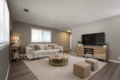 Main picture of 2110 J St