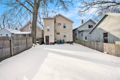 Main picture of 229 E Bennett Ave