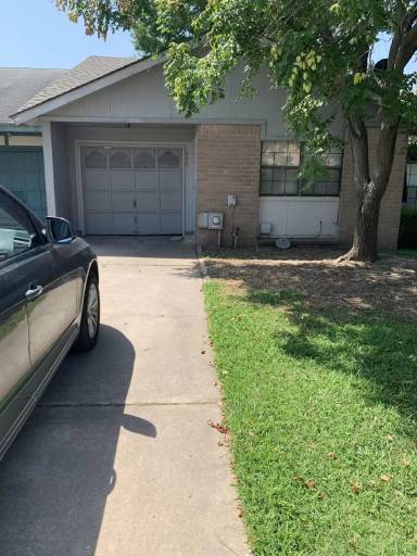 Main picture of 688 E 142nd St