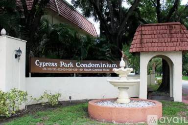 Main picture of 128 S Cypress Rd