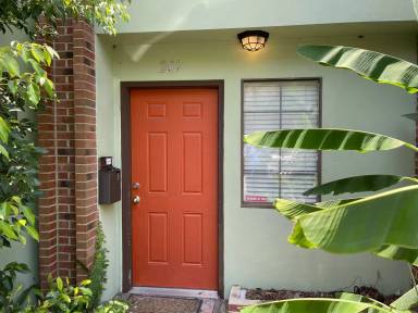 Main picture of 207 W 4th Ave