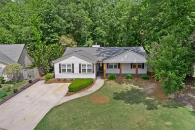Main picture of 102 Fen Way