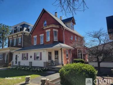 Main picture of 602 E High St