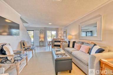 Main picture of 10200 Lake Shore Dr