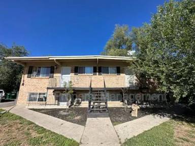 Main picture of 1630 W Ivy Cir