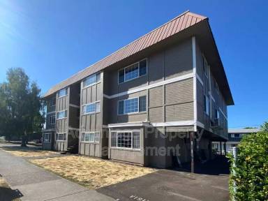 Main picture of 975 NW Garfield Ave