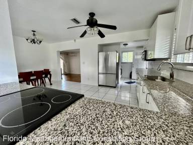 Main picture of 845 NW 10th Ave