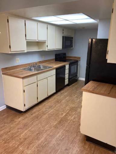 Main picture of 5275 Vineland Rd