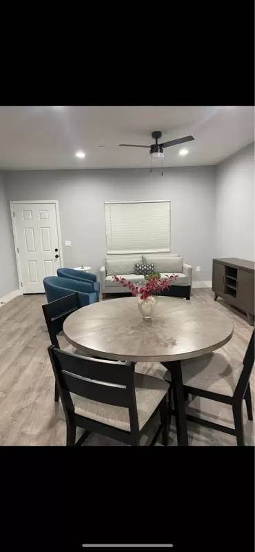 Main picture of 240 W 2nd St
