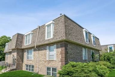 Main picture of 1100 E 6th St