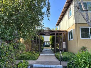 Main picture of 395 Richmond Dr