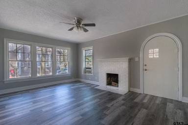 Main picture of 700 Lindsey Ln