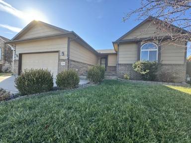 Main picture of 2509 S Fieldcrest St