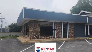 Main picture of 3014 S Olive St