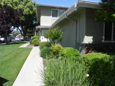Main picture of 2216 Peach Ave