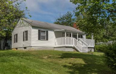 Main picture of 200 S Jefferson St