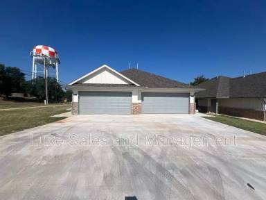 Main picture of 3703 Franks Way