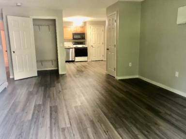 Main picture of Oak Hill Condominiums