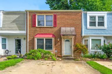 Main picture of 1813 Carlton E