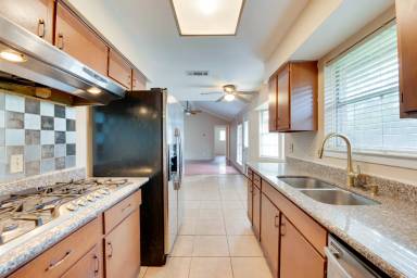 Main picture of 3003 Lazy Spring Dr