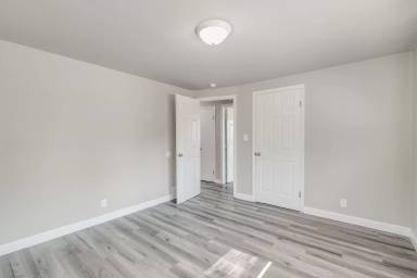 Main picture of 471 Farwell Ave