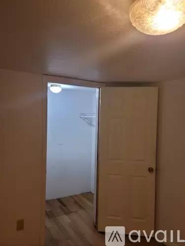 Main picture of 1631 Hickory Ave