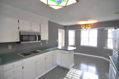 Main picture of 1200 Maebeth Cir SE