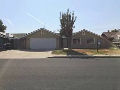 Main picture of 825 Moffat Dr