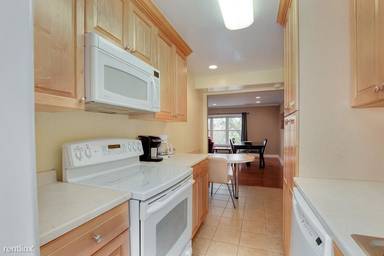Main picture of 152 Newton St