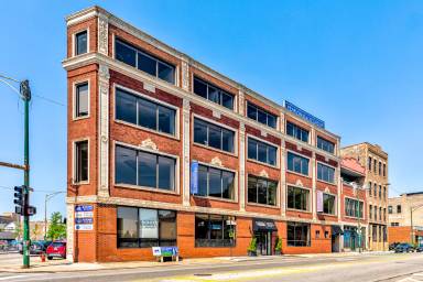 Main picture of 1000 N Milwaukee Ave - 301