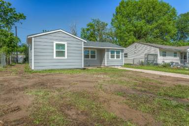 Main picture of 104 S 195th East Ave