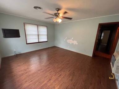 Main picture of 472 E Jordan Ave